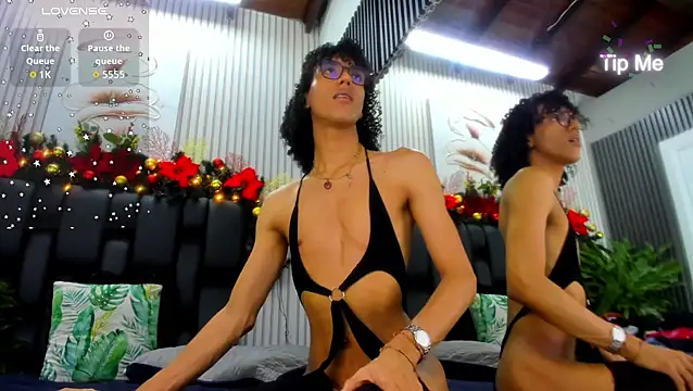 Snapshot of Camille_Cedrik chatting on 12/02/25, 07:53 Camille Cedrik online show from 12/02/25, 07:53