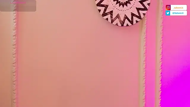 Snapshot of Nahomi_King chatting on 12/16/25, 01:05 Nahomi King online show from 12/16/25, 01:05