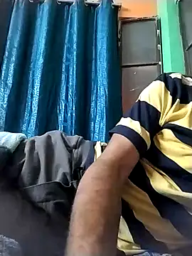 Snapshot of ALWAYSHORNYDADDY chatting on 01/21/25, 08:32 ALWAYSHORNYDADDY online show from 01/21/25, 08:32