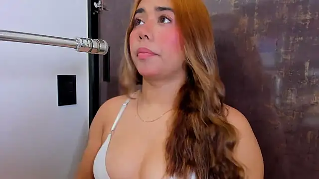 issie cute online show from 03/18/26, 08:12