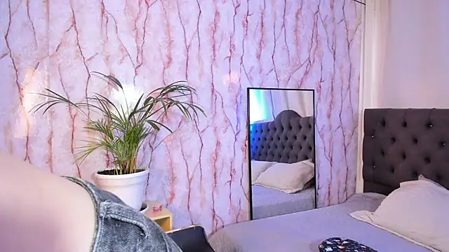 Elecktra sweet online show from 11/18/25, 07:40