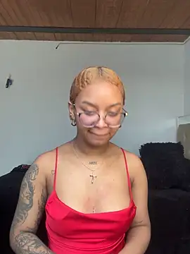 gretell evans online show from 11/12/25, 06:41