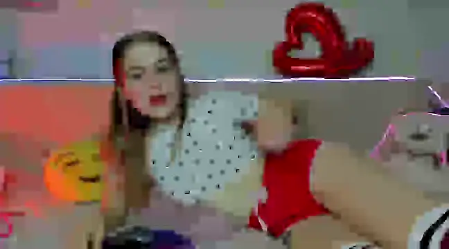 Snapshot of EliLynch chatting on 02/15/25, 05:50 EliLynch online show from 02/15/25, 05:50