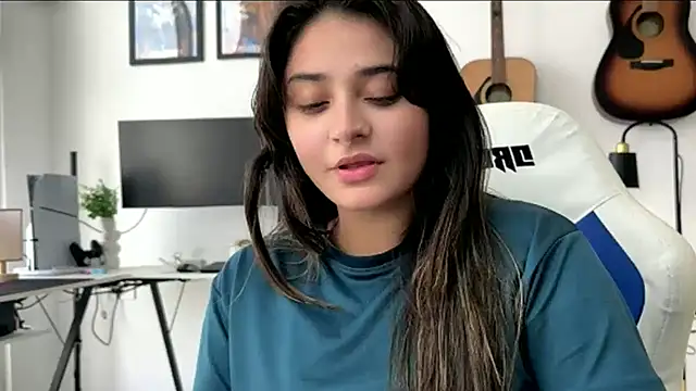 Snapshot of demieliss chatting on 05/21/26, 09:05 demieliss online show from 05/21/26, 09:05
