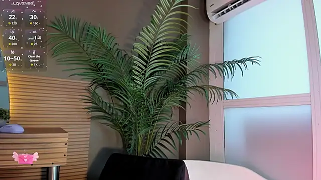 Aprillbrunette online show from 05/19/26, 11:49