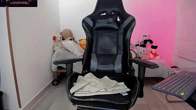 Biancastrongg online show from 03/27/26, 08:26