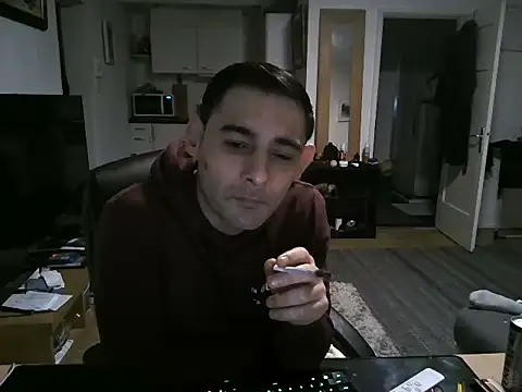 Snapshot of mihaimichael chatting on 02/20/25, 08:58 mihaimichael online show from 02/20/25, 08:58
