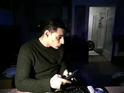 Snapshot of mihaimichael chatting on 02/27/25, 10:42 mihaimichael online show from 02/27/25, 10:42