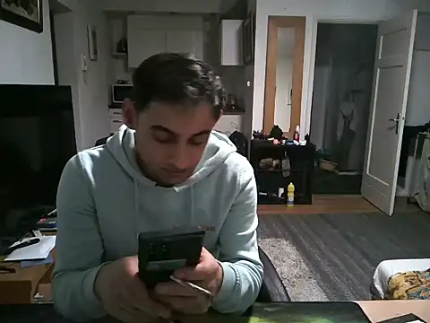 Snapshot of mihaimichael chatting on 03/03/25, 12:15 mihaimichael online show from 03/03/25, 12:15