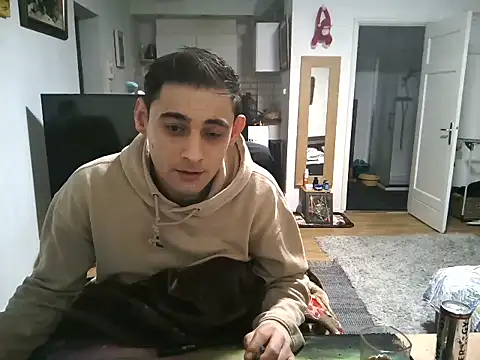 Snapshot of mihaimichael chatting on 03/13/25, 12:37 mihaimichael online show from 03/13/25, 12:37