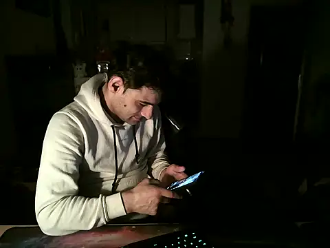 Snapshot of mihaimichael chatting on 03/19/25, 09:48 mihaimichael online show from 03/19/25, 09:48