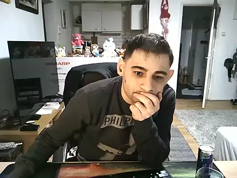 Snapshot of mihaimichael chatting on 03/20/25, 11:02 mihaimichael online show from 03/20/25, 11:02