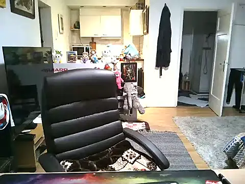 Snapshot of mihaimichael chatting on 03/21/25, 10:39 mihaimichael online show from 03/21/25, 10:39