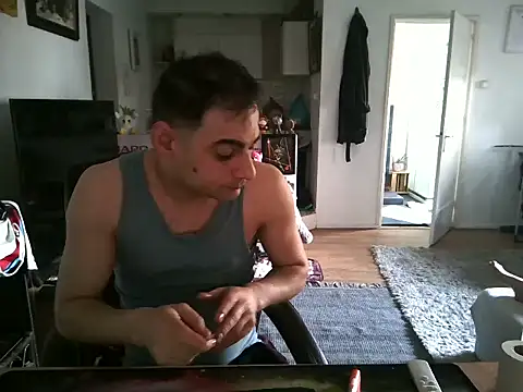 Snapshot of mihaimichael chatting on 03/22/25, 11:11 mihaimichael online show from 03/22/25, 11:11