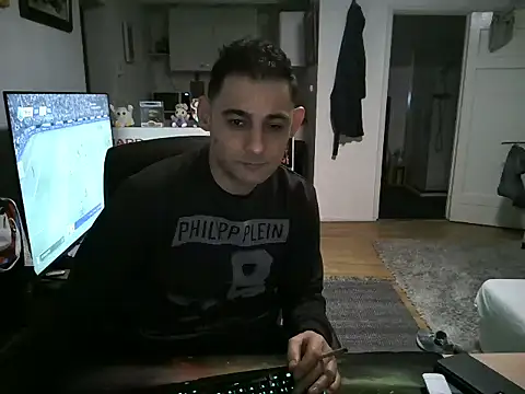 Snapshot of mihaimichael chatting on 03/22/25, 11:31 mihaimichael online show from 03/22/25, 11:31
