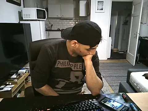 Snapshot of mihaimichael chatting on 09/10/25, 09:15 mihaimichael online show from 09/10/25, 09:15