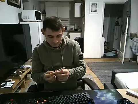 Snapshot of mihaimichael chatting on 09/18/25, 02:35 mihaimichael online show from 09/18/25, 02:35