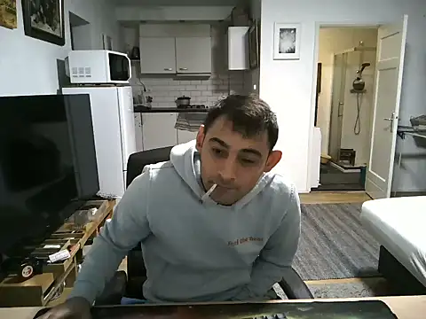 Snapshot of mihaimichael chatting on 10/02/25, 05:42 mihaimichael online show from 10/02/25, 05:42