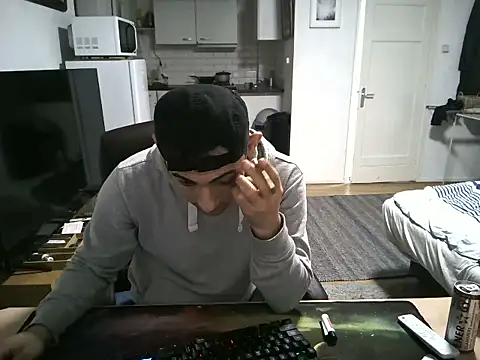 Snapshot of mihaimichael chatting on 10/07/25, 10:56 mihaimichael online show from 10/07/25, 10:56