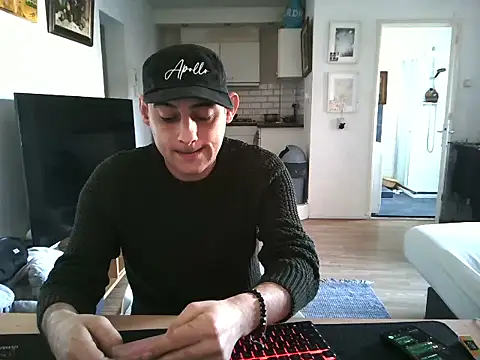 Snapshot of mihaimichael chatting on 04/07/26, 02:39 mihaimichael online show from 04/07/26, 02:39