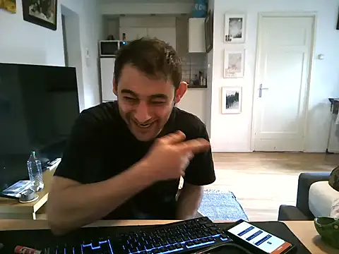 Snapshot of mihaimichael chatting on 04/23/26, 07:41 mihaimichael online show from 04/23/26, 07:41