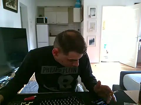 Snapshot of mihaimichael chatting on 05/02/26, 08:08 mihaimichael online show from 05/02/26, 08:08
