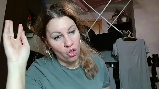 TherestlessKitty online show from 04/09/26, 10:15