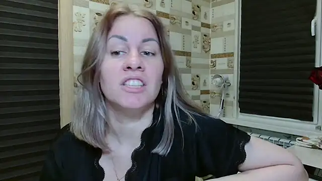 TherestlessKitty online show from 06/04/26, 10:16