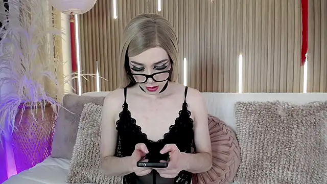 Snapshot of Tayzon_Foxxx chatting on 04/28/26, 08:47 Tayzon Foxxx online show from 04/28/26, 08:47