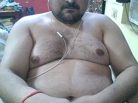 Snapshot of ARYANAVAILABLE chatting on 05/14/26, 09:54 ARYANAVAILABLE online show from 05/14/26, 09:54
