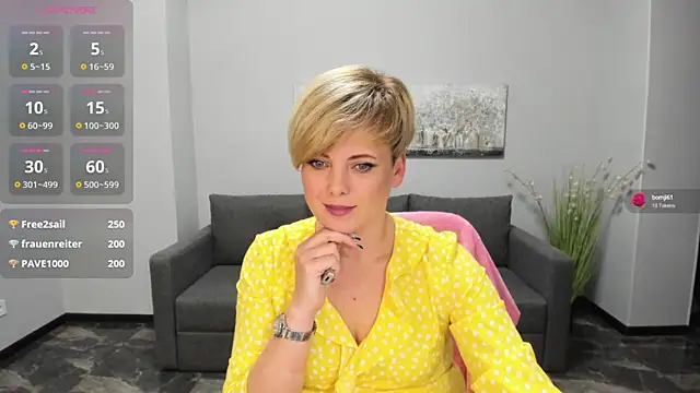 Julia Wilsone online show from 01/18/25, 03:59