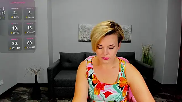 Julia Wilsone online show from 09/11/25, 11:43