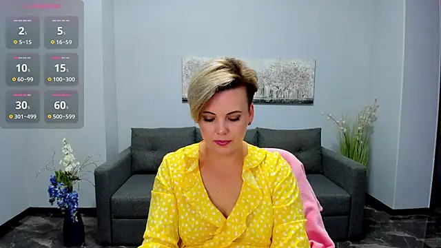 Julia Wilsone online show from 10/03/25, 11:51