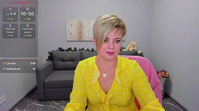 Julia Wilsone online show from 01/05/26, 05:27