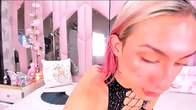 MadisonWood01 online show from 02/18/25, 12:17