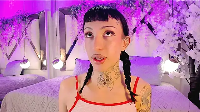 MadisonWood01 online show from 06/02/26, 02:52
