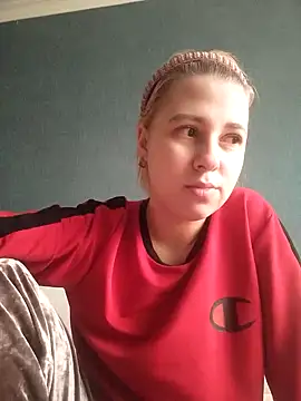 Snapshot of Gussie_Bridie chatting on 12/14/24, 10:13 Gussie Bridie online show from 12/14/24, 10:13
