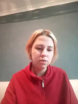Snapshot of Gussie_Bridie chatting on 12/20/24, 12:27 Gussie Bridie online show from 12/20/24, 12:27