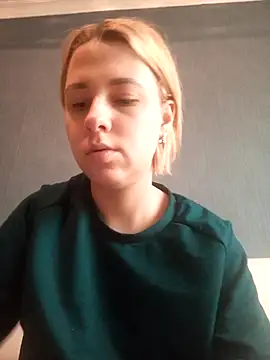 Snapshot of Gussie_Bridie chatting on 12/27/24, 09:39 Gussie Bridie online show from 12/27/24, 09:39