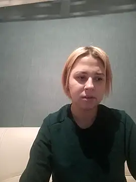 Snapshot of Gussie_Bridie chatting on 12/28/24, 01:28 Gussie Bridie online show from 12/28/24, 01:28