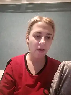 Snapshot of Gussie_Bridie chatting on 01/05/25, 03:13 Gussie Bridie online show from 01/05/25, 03:13