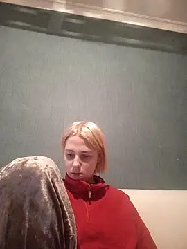 Snapshot of Gussie_Bridie chatting on 01/06/25, 03:08 Gussie Bridie online show from 01/06/25, 03:08