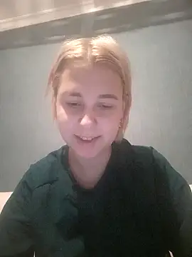 Snapshot of Gussie_Bridie chatting on 01/18/25, 03:16 Gussie Bridie online show from 01/18/25, 03:16
