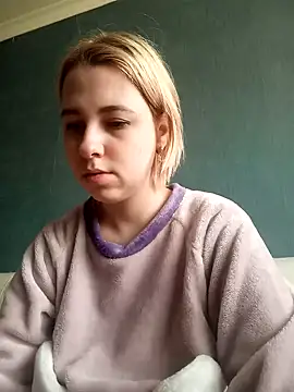 Snapshot of Gussie_Bridie chatting on 02/03/25, 08:02 Gussie Bridie online show from 02/03/25, 08:02