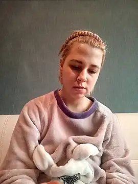 Snapshot of Gussie_Bridie chatting on 02/05/25, 10:41 Gussie Bridie online show from 02/05/25, 10:41