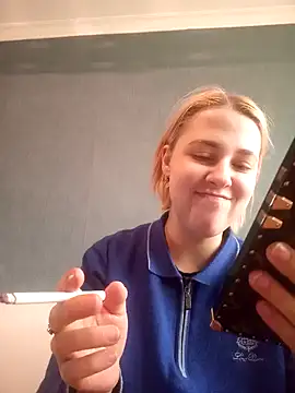 Snapshot of Gussie_Bridie chatting on 02/11/25, 06:51 Gussie Bridie online show from 02/11/25, 06:51