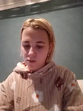 Snapshot of Gussie_Bridie chatting on 02/14/25, 02:23 Gussie Bridie online show from 02/14/25, 02:23