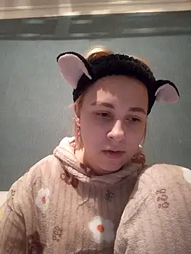 Snapshot of Gussie_Bridie chatting on 02/15/25, 02:55 Gussie Bridie online show from 02/15/25, 02:55