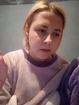 Snapshot of Gussie_Bridie chatting on 02/27/25, 03:05 Gussie Bridie online show from 02/27/25, 03:05