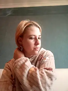 Snapshot of Gussie_Bridie chatting on 03/05/25, 06:12 Gussie Bridie online show from 03/05/25, 06:12
